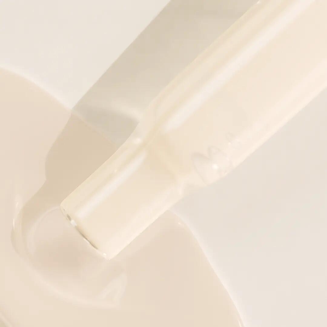 av_suncare_ultra_serum_pipette texture_1x1_3282771000558_3282771000534_3282771000572_JPEG